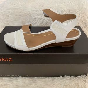 vionic frances wedge sandal